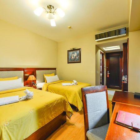 Minh Toan Athena Hotel Дананг Экстерьер фото