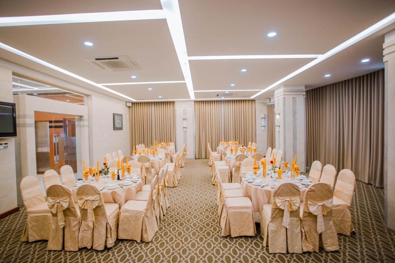 Minh Toan Athena Hotel Дананг Экстерьер фото
