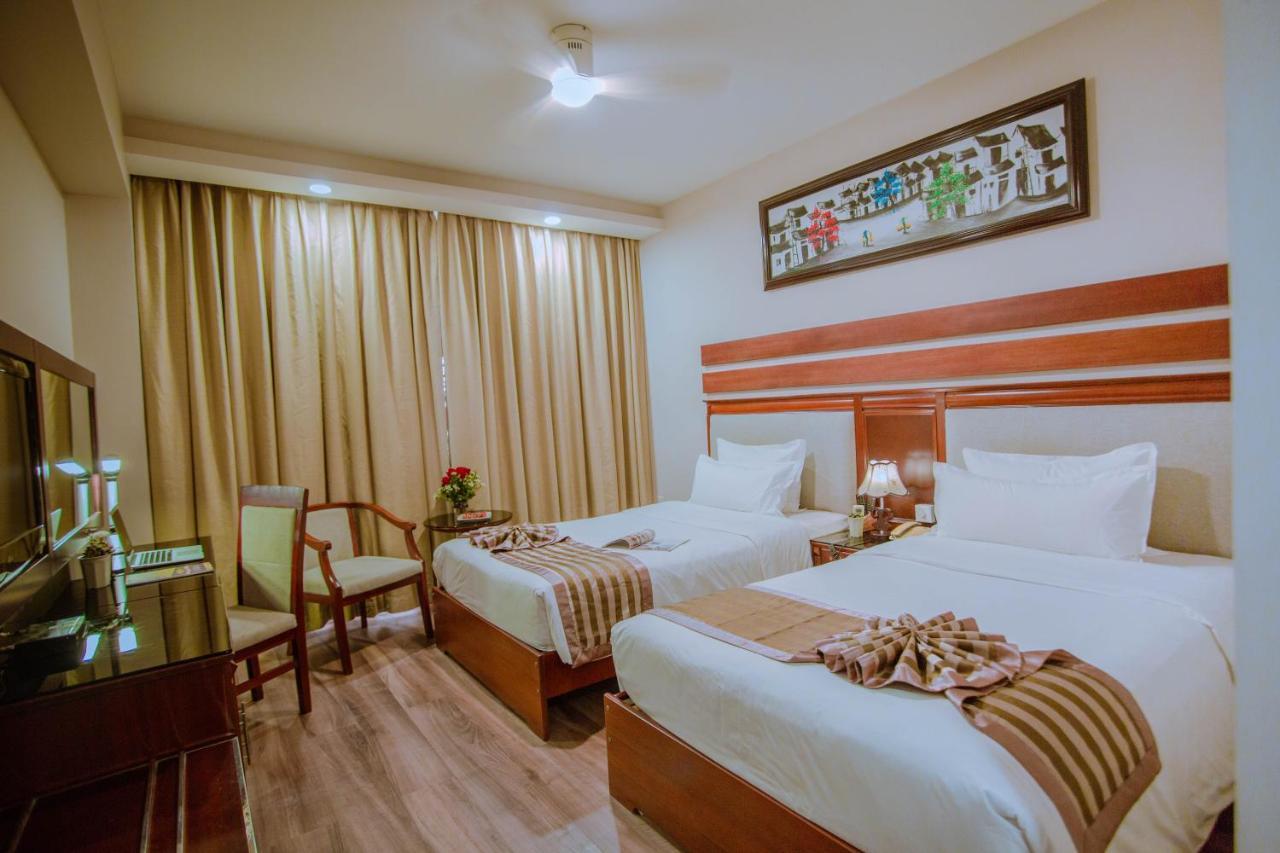 Minh Toan Athena Hotel Дананг Экстерьер фото