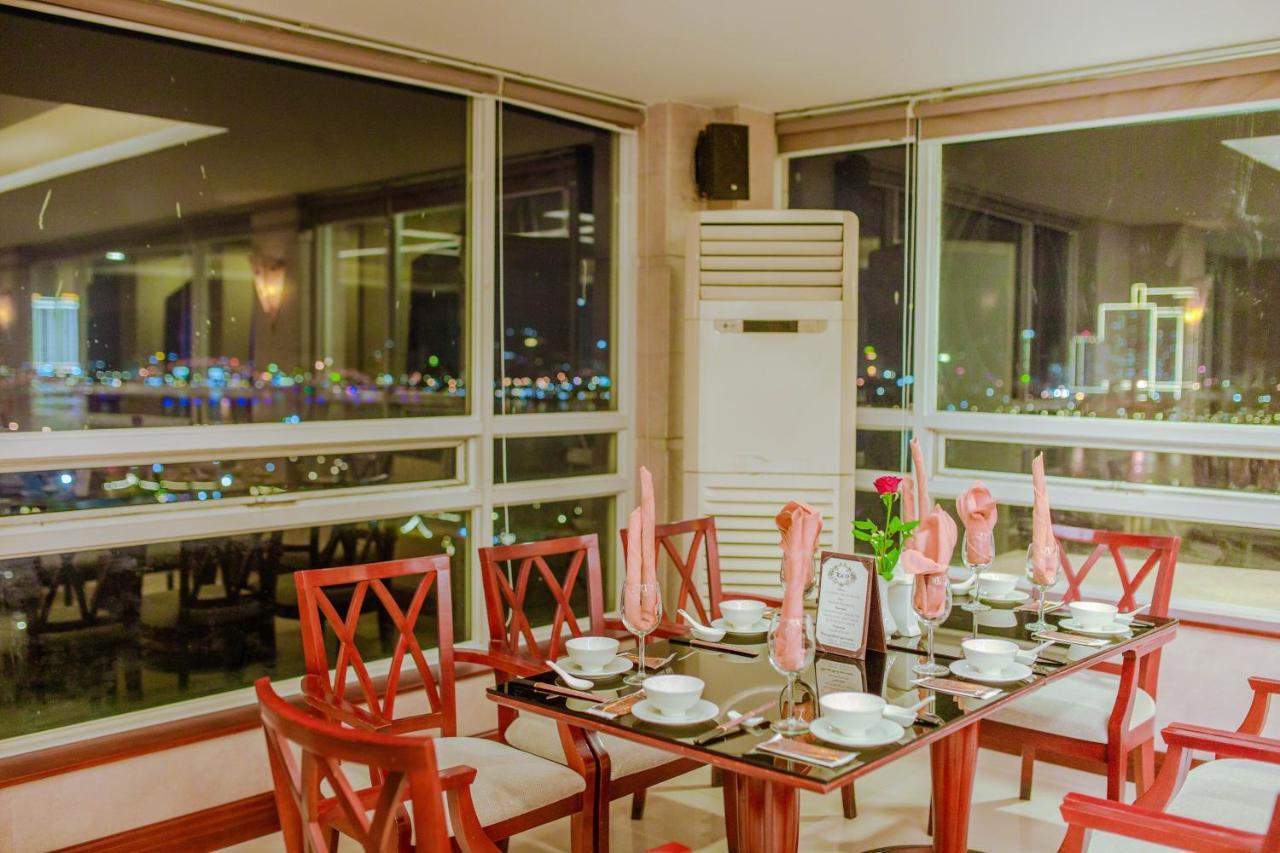 Minh Toan Athena Hotel Дананг Экстерьер фото