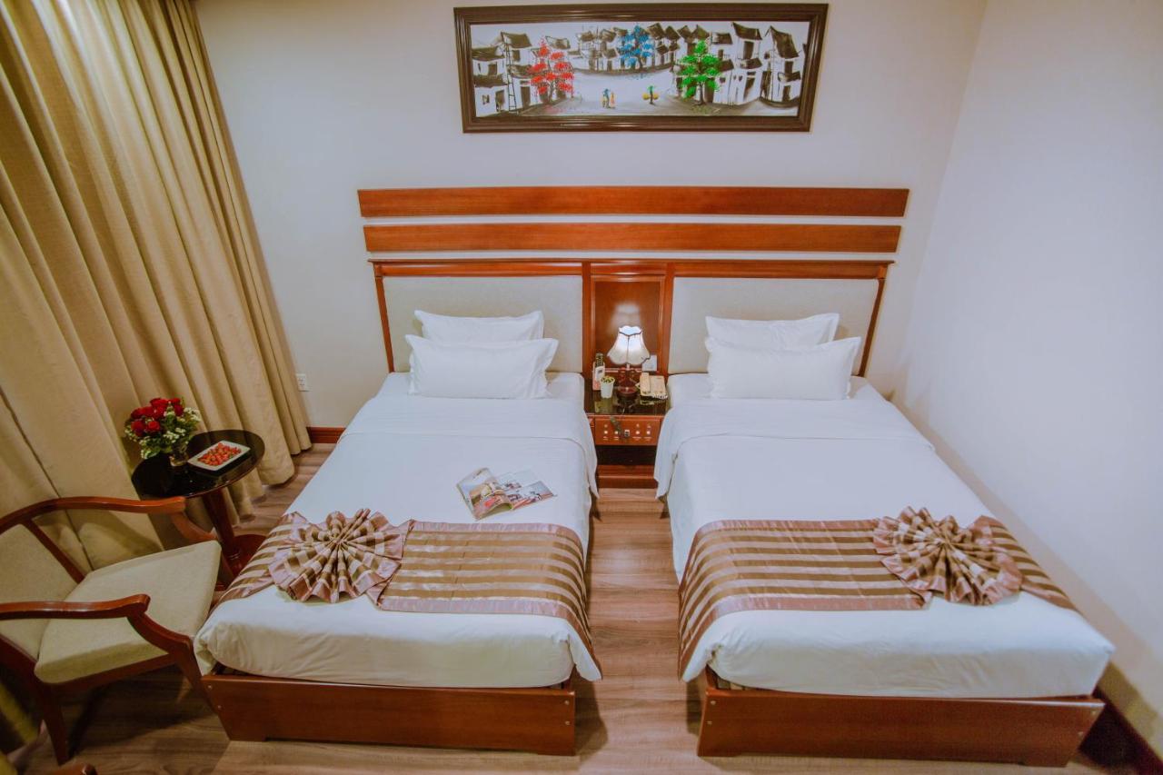 Minh Toan Athena Hotel Дананг Экстерьер фото