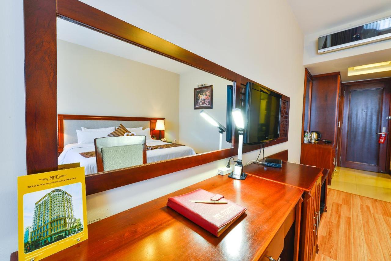 Minh Toan Athena Hotel Дананг Экстерьер фото