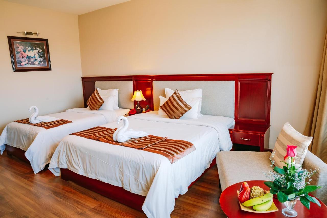 Minh Toan Athena Hotel Дананг Экстерьер фото