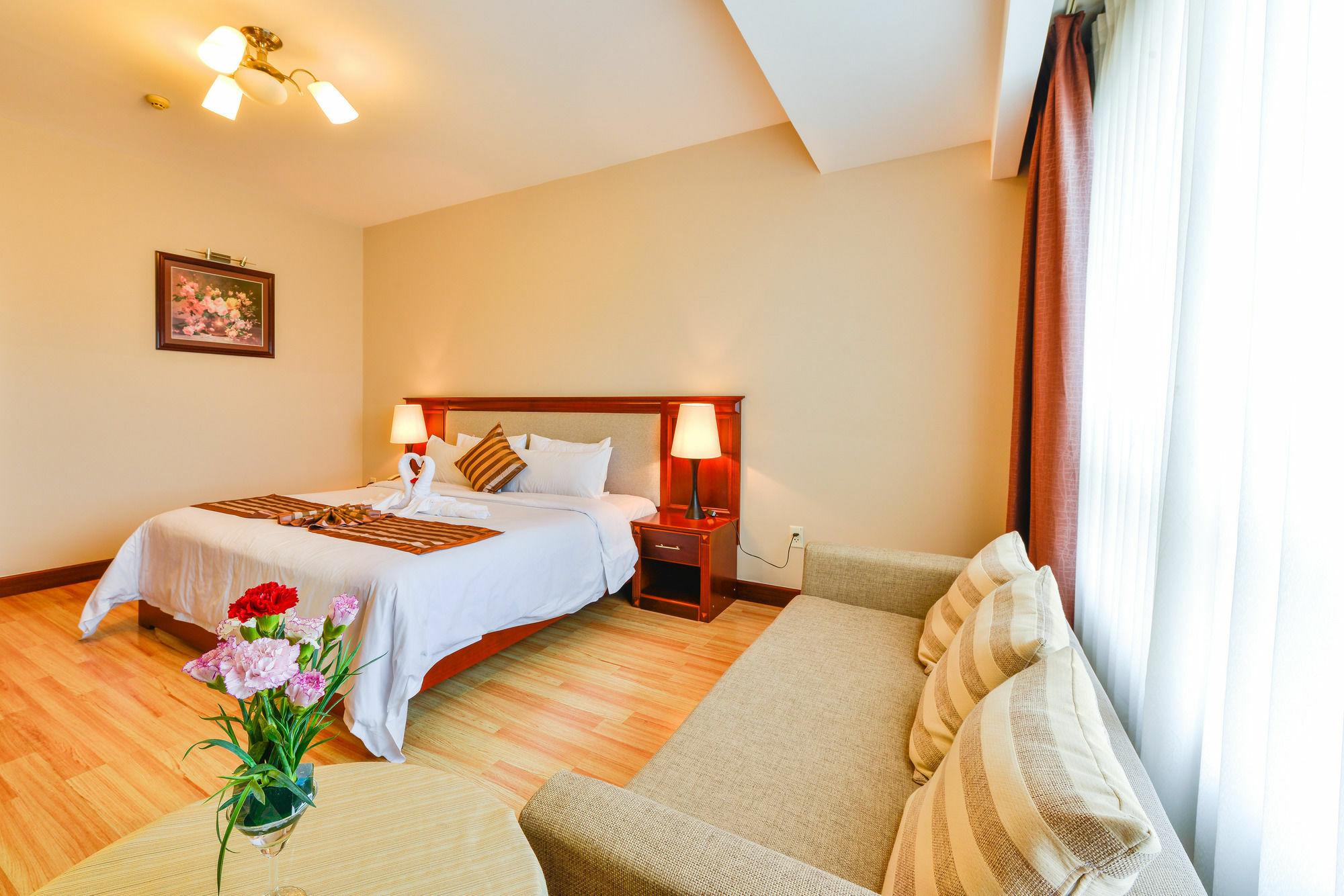 Minh Toan Athena Hotel Дананг Экстерьер фото