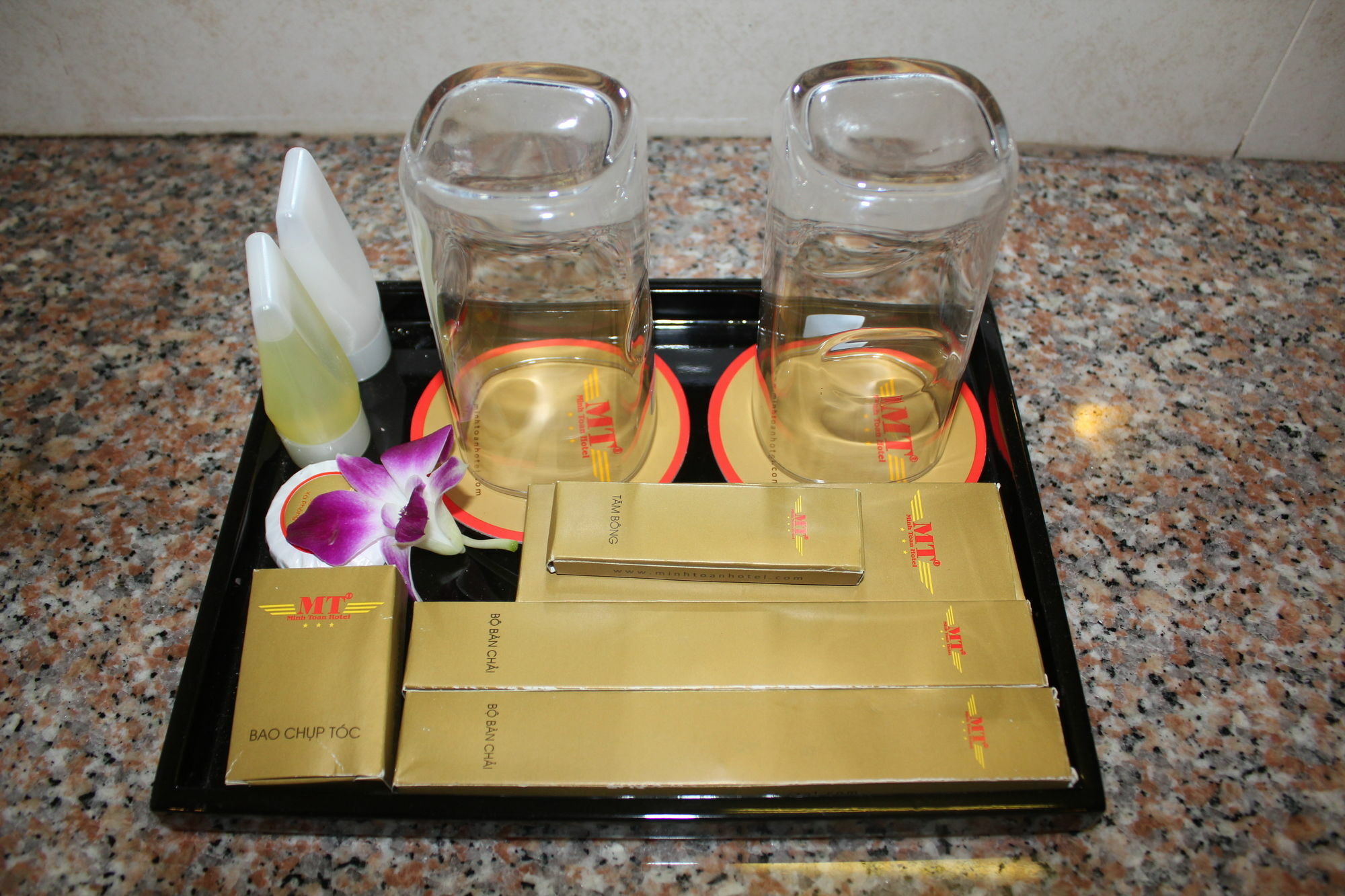 Minh Toan Athena Hotel Дананг Экстерьер фото